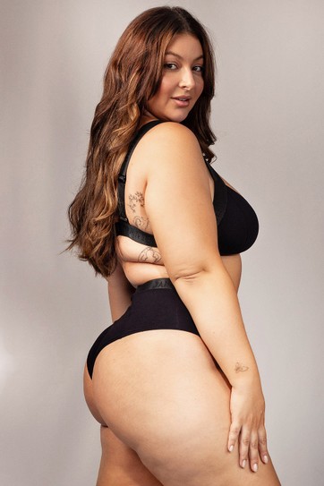 TOP TRIANGULAR PRETO LAURA